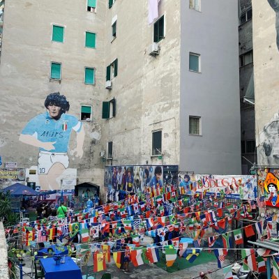 NAPOLI SOTT 'E 'NGOPP