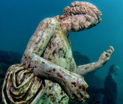 SNORKELING: THE SUNKEN CITY