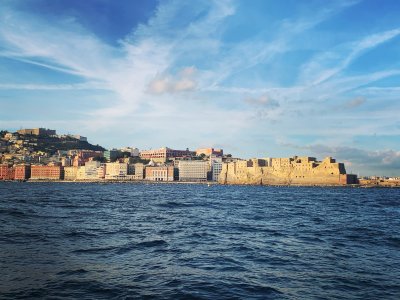 NAPOLI A VELA: APERICENA AL TRAMONTO 